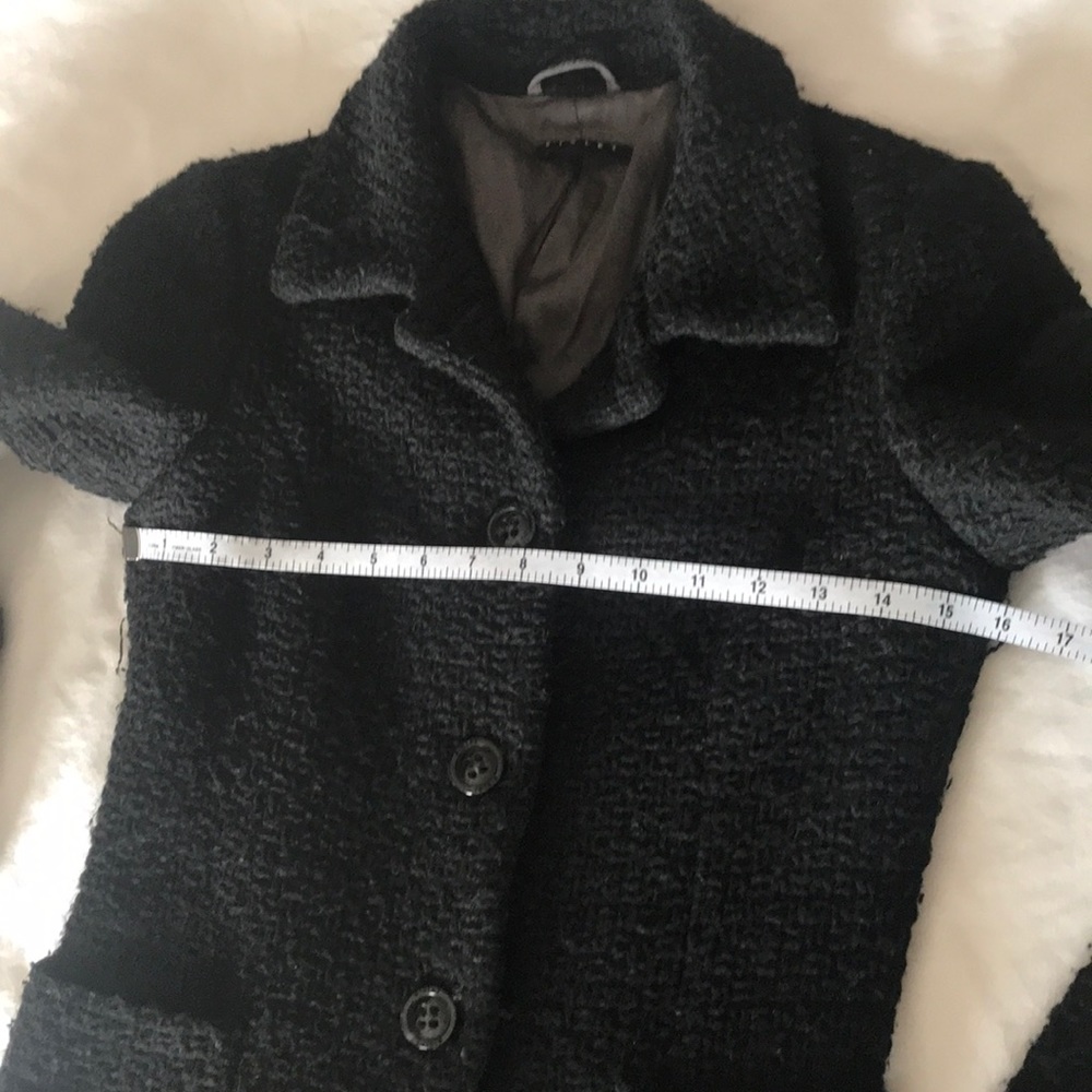 Wool coat. - Picture 9 of 13